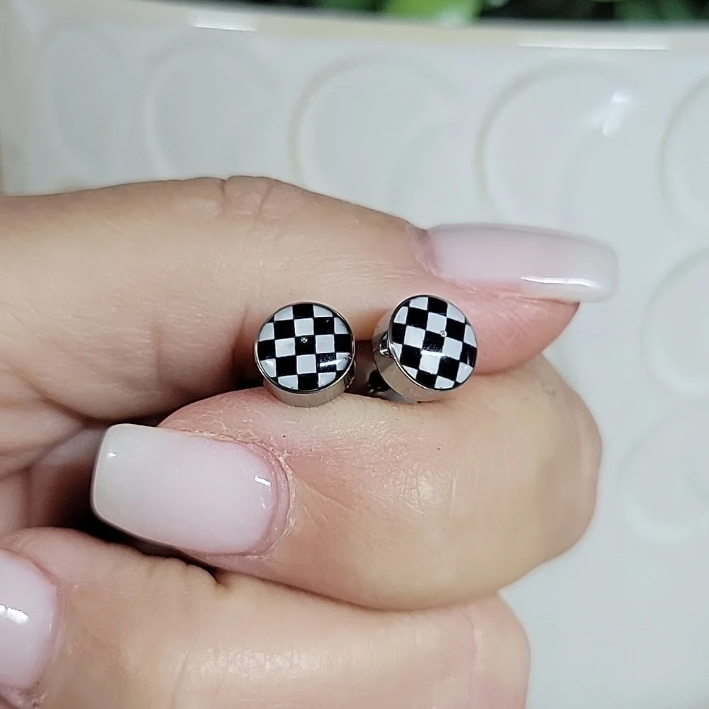 Checkered Dome Stud Earrings - Picture 4 of 5